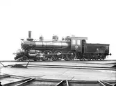 Statens Järnvägar, SJ T 749. Leveransfoto. Ånglok på vändskiva. Loket tillverkades av Motala Verkstad och hade högsta hastighet 75 km i timme. Skrotad 1935 i Vislanda.