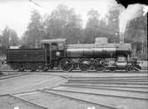 Statens Järnvägar, SJ Tb 880. Loket tillverkades av Motala Verkstad och hade högsta hastighet 75 km i timme. Bilden är troligen tagen vid leveransen. Slopad 1953. Skrotad i Hyvinkää.