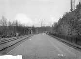 Station efter ombyggnad
Stationen anlades 1888. Litet stationshus i trä, rödfärgat med vit utstyrsel. Modell för Kantorps station.  Stationshuset tillbyggdes 1906, och ombyggdes 1916. 1916 byggdes persontunnel, som fullbordades 1920 o 1924, vilket år även plattformsspärr infördes. 1934 omlades säkerhetsanläggningen i samband med införande av aut. linjeblock. Bangården ombyggdes 1915 i samband med dubbelspårsbygget