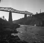 Bro vid Harsprånget, färdigbyggd 1926, kombinerad bil- och järnvägsbro