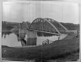 Bro över Umeälv, cirka 2 kilometer söder om Vännäs.