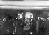 Kronprins Gustaf Adolf och kronprinsessan Louise på centralstation vid återkomsten från sin jordenruntresa.