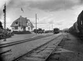 Järnvägsstationen i Dalsjöfors, anlagd av Borås - Ulricehamn Järnväg  1917. Stationshuset revs och ersattes med en busskur 1982.