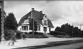 Järnvägsstationen i Dalsjöfors, anlagd av Borås - Ulricehamn Järnväg  1917. Stationshuset revs och ersattes med en busskur 1982.