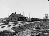Djupadal järnvägsstation, uppförd 1889 av Mellersta Blekinge Järnväg. Stationen bytte namn till Kallinge den 11 juni 1946.
