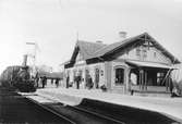 Järnvägsstationen i Ekeby anlagd 1875 av Landskrona - Engelholms Järnväg. På spåret SJ VKBb 487.