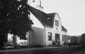 Ekebybruk järnvägsstation uppfördes 1912 av Uppsala - Enköpings Järnvägar. Den var belägen alldeles intill tegel- och keramikbruket Ekeby Bruk. Järnvägen anslöt här till Ekeby Bruks industrispår.