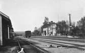 Stationen togs i bruk 1877 . 17 Km från Ockelbo ,43 Km från Bollnäs.