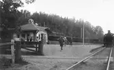 Hållplatsen togs i bruk 1906.