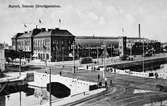 Malmö Central invigdes 1856.Stationen låg då i stadens utkant nära färjorna till Köpenhamn som gick från Inre hamnen alldeles framför stationsbyggnaden.