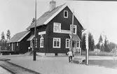 Hållplatsen togs i bruk 1918.