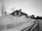 Stationen i Oforsen med snö.