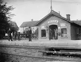 Före ombyggnad av stationen. den gamla stationen revs 1908.