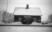 Stationen vinter tid med snö.