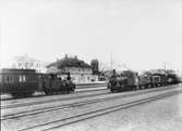 Vetlanda stationen hade viktikt roll för godstrafiken. Provisorisk godstrafik hade startat  redan 1884. På bildet syns  HvMJ lok 4 och 6.