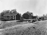 Stationen med banvakts stuga 108. Stationen öppnades 1879. Stationshuset var då ett tvåvånings trähus med bostadslägenhet i övervåningen. 1917 byggdes ett nytt stationshus. Bangården har byggts om flera gånger. Elektriskt ställverk 1938.