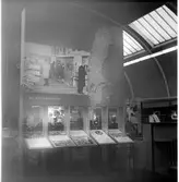 Stor Sverigekarta som visar SJ's, Statens Järnvägars, Resebyråer. Från utställningen i Göteborg 1962.