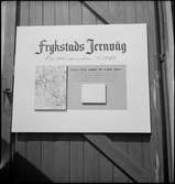 Informationstext och karta om Frykstads Järnväg på 100-års jubileumet på järnvägsmuseums område i Tomteboda.