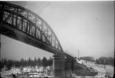 Bild tagen under ombyggnaden 1943 av bron över Skellefteälven vid Kusfors.