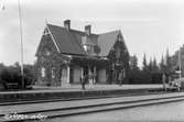 Stationen , Före 1/10 1913 hette stationen BJÄRKA. Stationen anlades 1902.
ÖCJ , Östra Centralbanans Järnväg