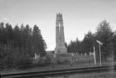 Fredsmonumentet
16 augusti 1914 invigdes monumentet
Arkitekten hette Lars Johan Lehming och det var Anton Huse och hans mannar som reste det 18 meter höga monumentet