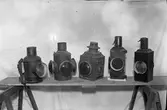 Div lyktor; Järnvägsmuseet. Semaforlykta fr NBJ Ark nr 5312 Skivsignallykta fr UGJ  Ark nr 1441 Skivsignallykta gammal modell  Ark nr 5154 Skivsignallykta och semaforlykta  Ark nr 1277 Semaforlykta (Posses modell) Ark nr 1283