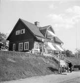 Balingsta station. Trafikplatsen anlades 1912. Ställverket tillkom 1938..