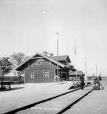Hedesunda station tillhörde Sala Gysinge Gävle Järnvägen. Trafikplatsen öppnades 1901. Övergick till SJ 1937. Stationen lades ner 1963.