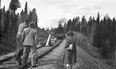 Filminspelning med SJ Driftvärn.  SJ E10 1743.  E10 är litterat på ett svenskt trecylindrigt ånglok. Loken tillverkades av ASJ i Falun under perioden 1947-1948. SJ Driftvärn bildades 1946 och hade till uppgift att skydda viktiga anläggningar vid beredskap och krig. Driftvärnen lades ner 2005.