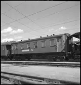 Statens Järnvägar, SJ sjukvagn, ombyggda SJ Co10.

Bildtext: Sjukvagn SJ