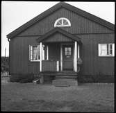 Kerkejaure stationshus, byggt av före detta banvaktstugorna från Tranviken och Huse.