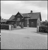 Skelleftehamns övre station sedd från vägen.