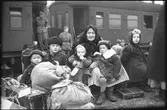 Flyktingar från Finland anländer i Haparanda hösten 1944.