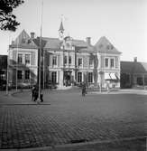 Stationshuset fotograferat från gatusidan. Linköpings station uppfördes mellan åren 1871-1872.