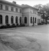 Mjölby stationshus fotograferat från gatusidan.