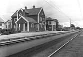 Stationen öppnades 15 oktober 1916 som hållplats och kallades då Remmene. 1920 inreddes en bostadslägnhet en trappa upp i stationshuset i trä.