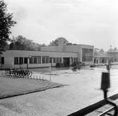 Stationen kallades Falköping-Ranten från 1864,  efter 1931 Falköpings central. Stationshuset är byggd i funkisstil och har förklarats som byggnadsminne.