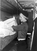 Statens Järnvägar, SJ tåghem. Bäddning i sovkupé.