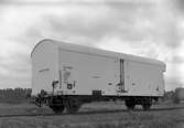 Statens Järnvägar, SJ Hz 64173. En modernare kylvagn utan islådor men med elkylmaskin. Kylmaskinerna togs bort från Hz vagnar på 1960-talet varefter används de som isolerade vagnar.
