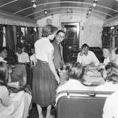 Statens Järnvägar, SJ Tåghem.
Skolundervisning i sällskapsvagnen.
(Blackebergs Lärov. tåghem)