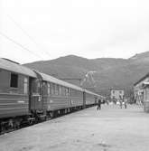 Reportagefoto, SNCL 1956. Dollartåget.
(Motiv fr Narvik, Rombackfjord)