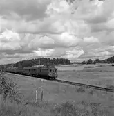 Statens Järnvägar, SJ Dk. Persontåg vid Barkarby.