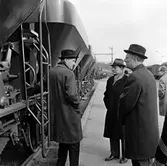 Visning av provmodeller, Mar- och Q12-vagnar. Generaldirektör Erik Upmark