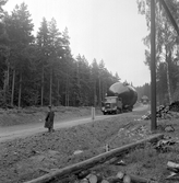 Statens Järnvägar, SJ. Sulfitkokare transporteras med vagnbjörn