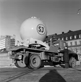 Statens Järnvägar, SJ L, för mjöltransport, rymd 6 m/3. Registreringsnummer på lastbil A7225