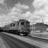 Statens Järnvägar SJ F 628. Tåg på Riddarholmsbron, på sträckan mellan Stockholm Central och Riddarholmen.