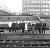 Iordningställande av servicen ombord, tåg- och lekpersonal.    
Statens Järnvägar SJ Ra-lok.