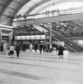 Stockholms Centralstation. Café Norr. Mot Klarabergsviadukten.