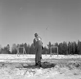 Driftvärnets vintertävling. Granatkastning