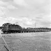 Transport av skördetröskor, Westeråsmaskiner, från Morgongåva till Finland via Haparanda. SJ Da 903. SJ Ore. Sträckan Morgongåva-Uppsala